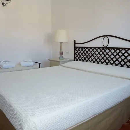 Monti Di Mola Otel