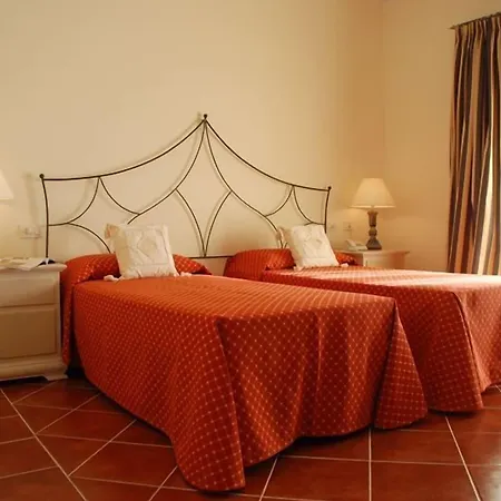 Monti Di Mola Otel