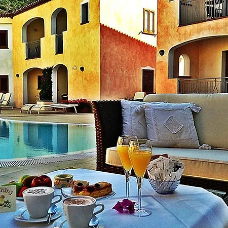 Otel Monti Di Mola Porto Cervo