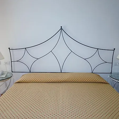 Monti Di Mola Otel