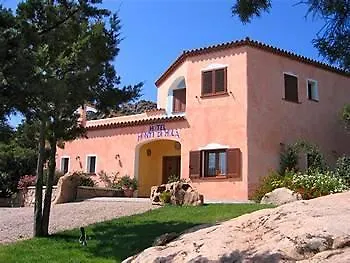 Monti Di Mola 4* פורטו צ'רבו