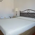 Monti Di Mola Готель