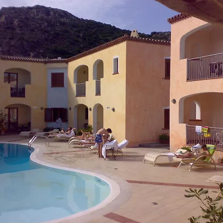 Otel Monti Di Mola 4*