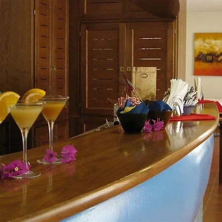 Hotell Monti Di Mola 4*