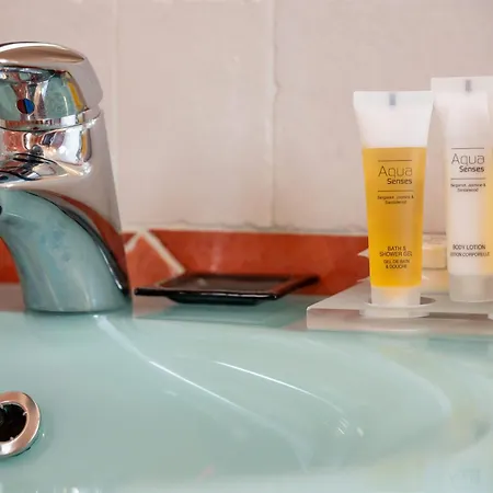 Monti Di Mola فندق