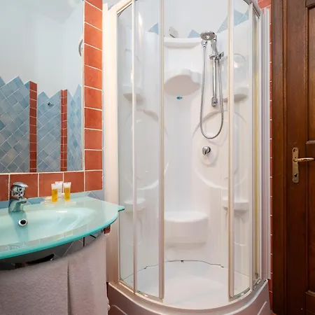 Hotel Monti Di Mola