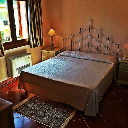 Monti Di Mola 4*