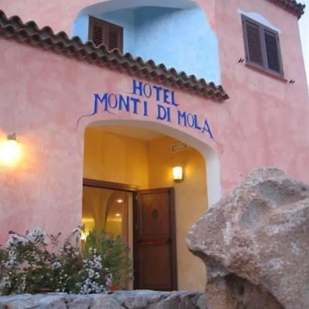 Monti Di Mola بورتو كيرفو