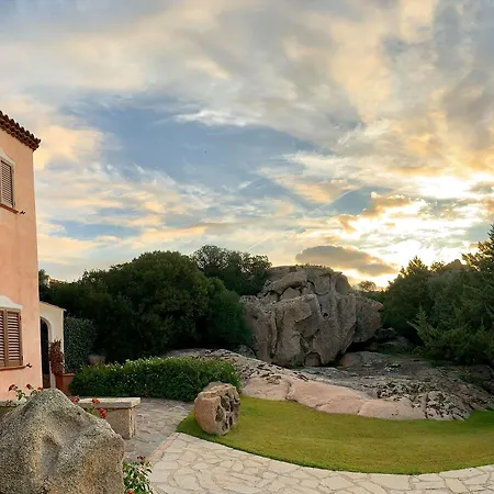 Monti Di Mola فندق 4*