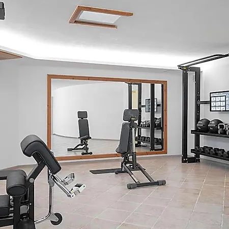 Hotel Monti Di Mola 4*
