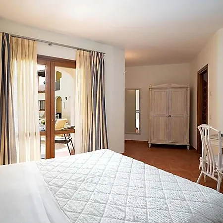 Hotel Monti Di Mola