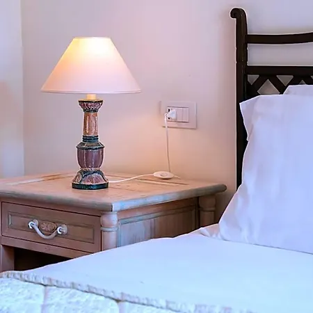 Hotel Monti Di Mola 4*