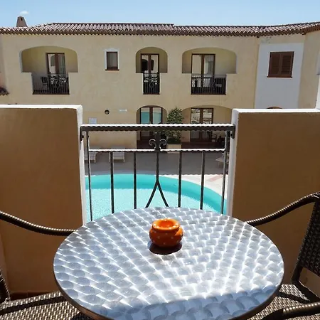 فندق Monti Di Mola 4*