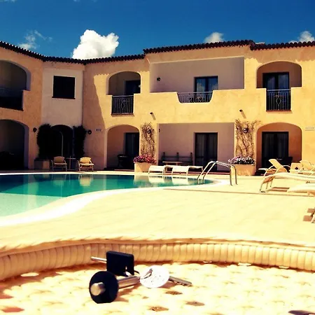 فندق Monti Di Mola 4*