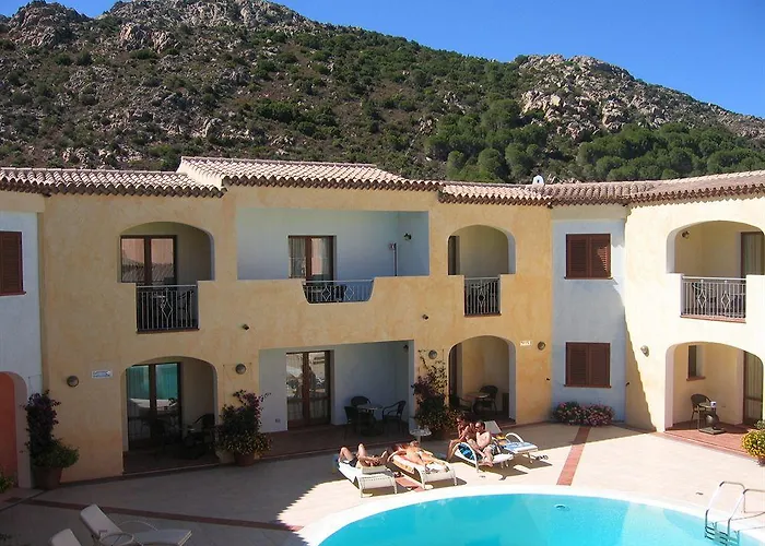 Monti Di Mola Otel 4*