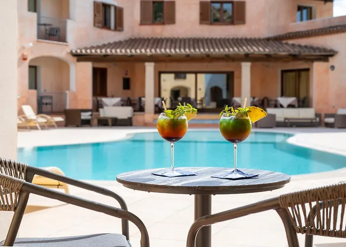 Monti Di Mola מלון פורטו צ'רבו