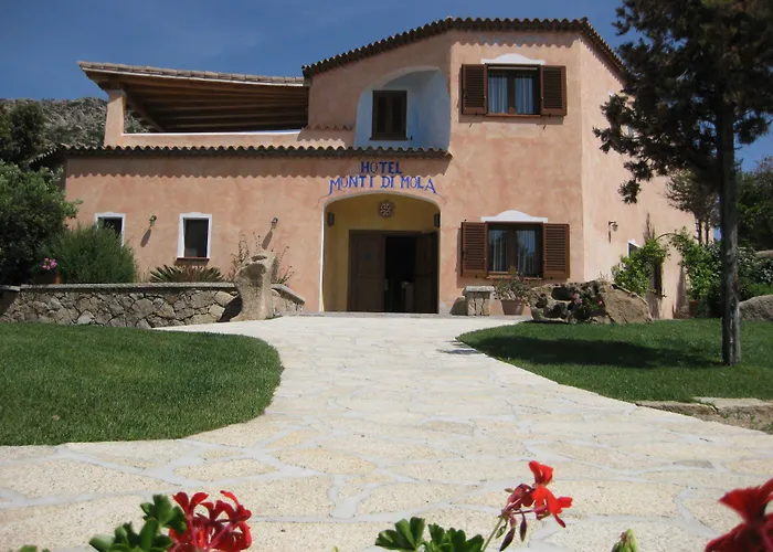 Monti Di Mola מלון פורטו צ'רבו
