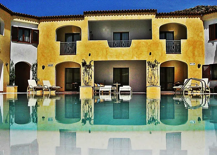 Otel Monti Di Mola 4*