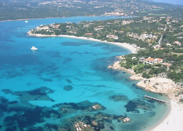 Monti Di Mola מלון