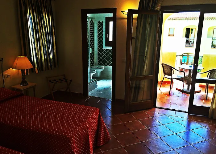 Hotel Monti Di Mola 4*